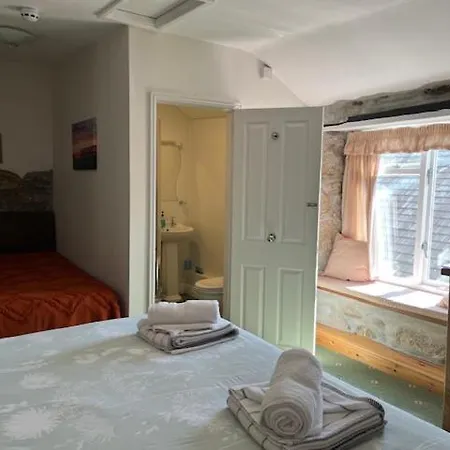 The Fountain Bed and Breakfast *